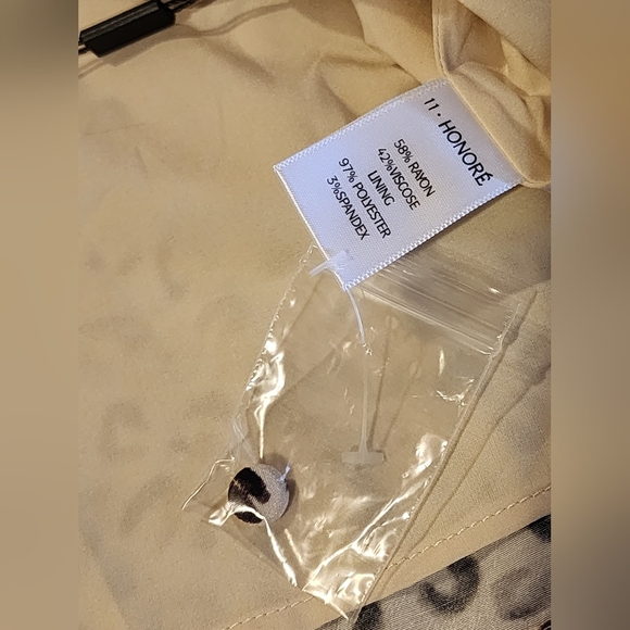 11 Honoré Leopard Print Halter Top Plus Size Lightweight Flowy Blouse NWT - Picture 8 of 9